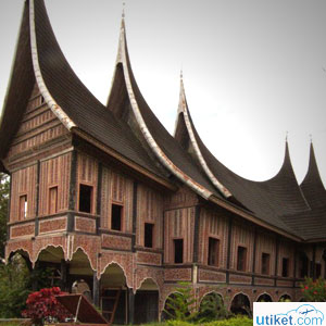 Rumah Gadang Khas Minangkabau
